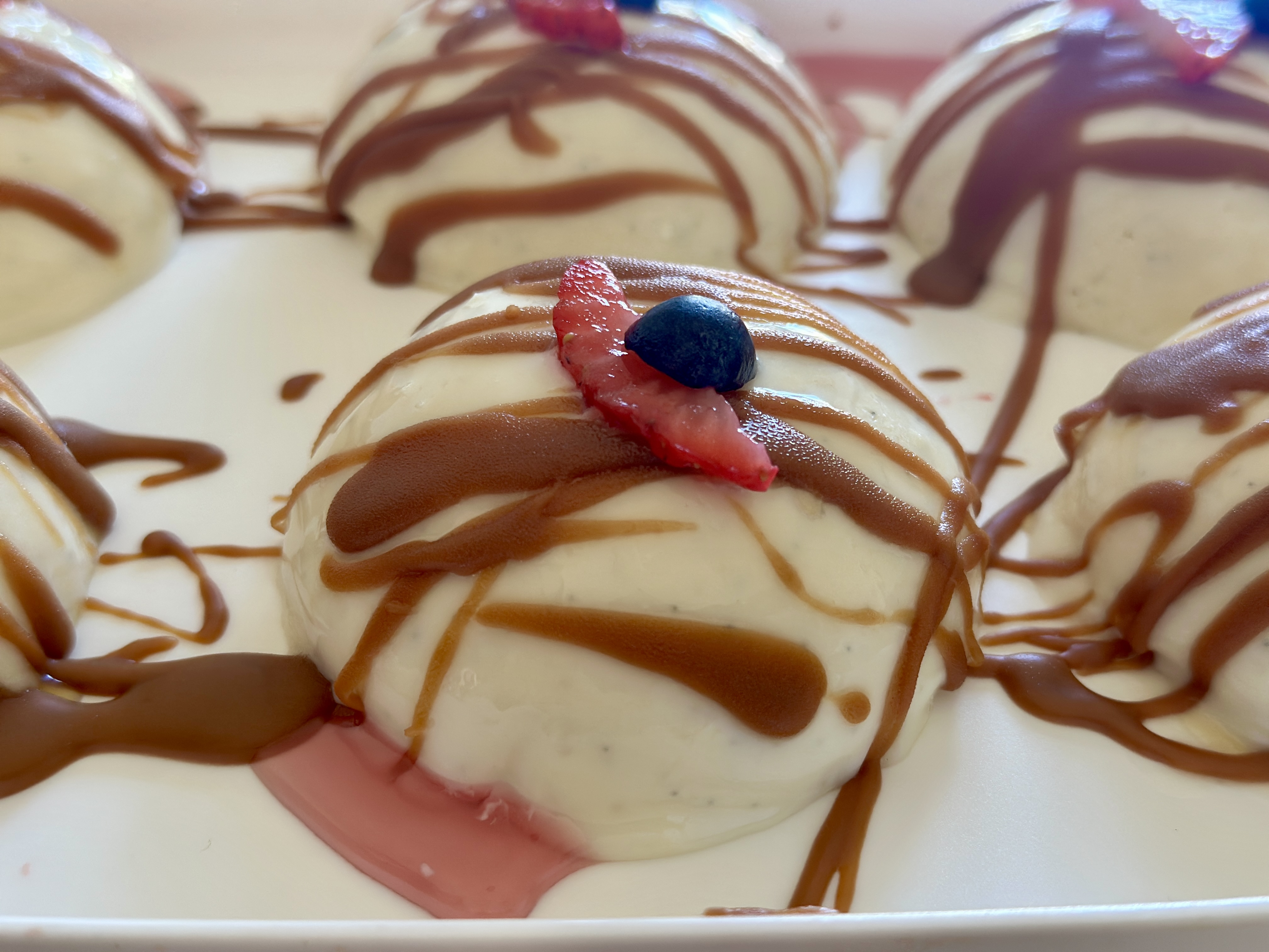 Dômes fruits rouges et spéculoos